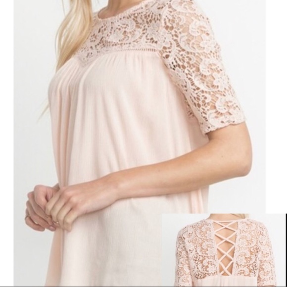 Alexis Blush Floral Crocheted Paneled Top 💕 1Left - Picture 2 of 8