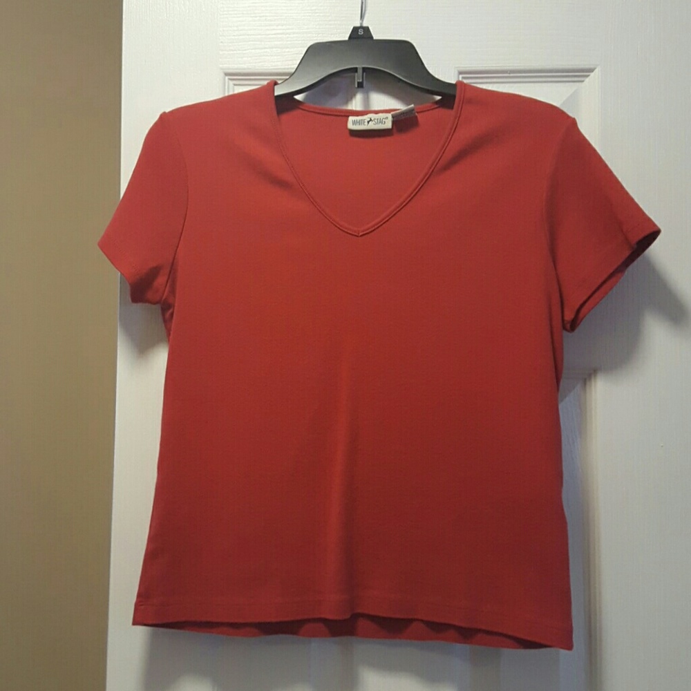 V-NECK TOP