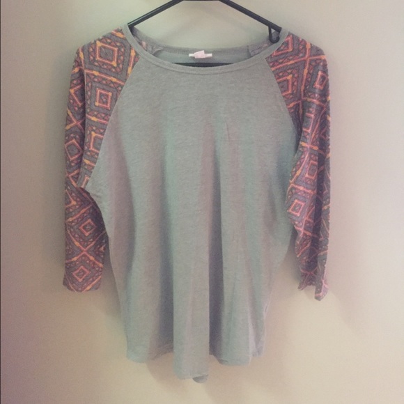 LuLaRoe Tops - LuLaRoe Randy