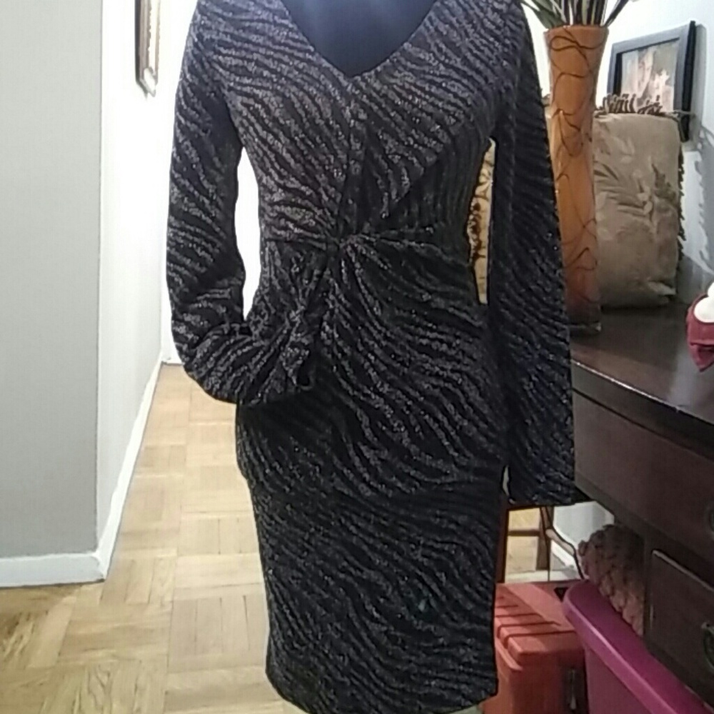 Dress - Picture 3 of 4
