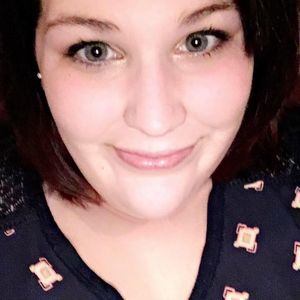 Meet your Posher, Caitlin