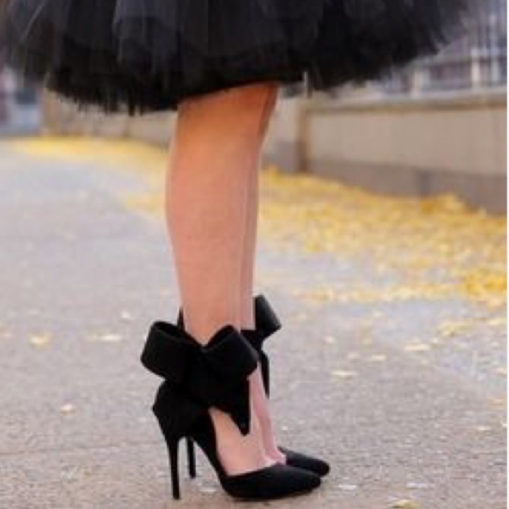 CHANEL ballerina toe shoe pump... runway shoe