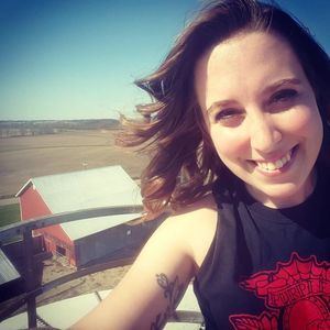 Meet your Posher, Leslie