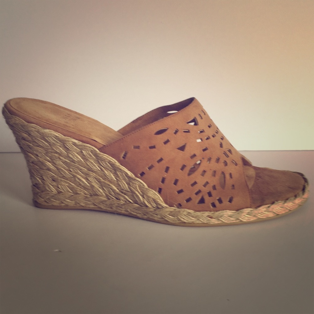 New Stuart Weitzman woven wedge sandals