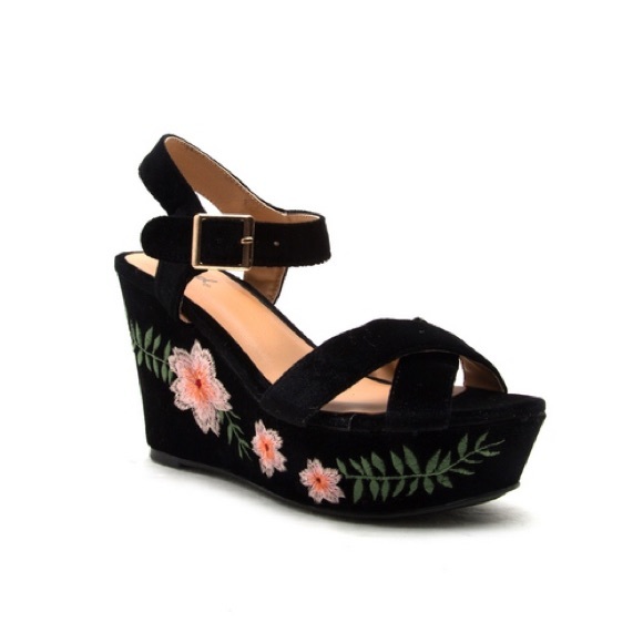 HP Ladies ankle strap embroidery wedge sandals - Picture 2 of 3