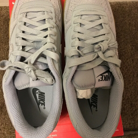 SOLD!!! BIG NIKE LOW LUX - Picture 3 of 6