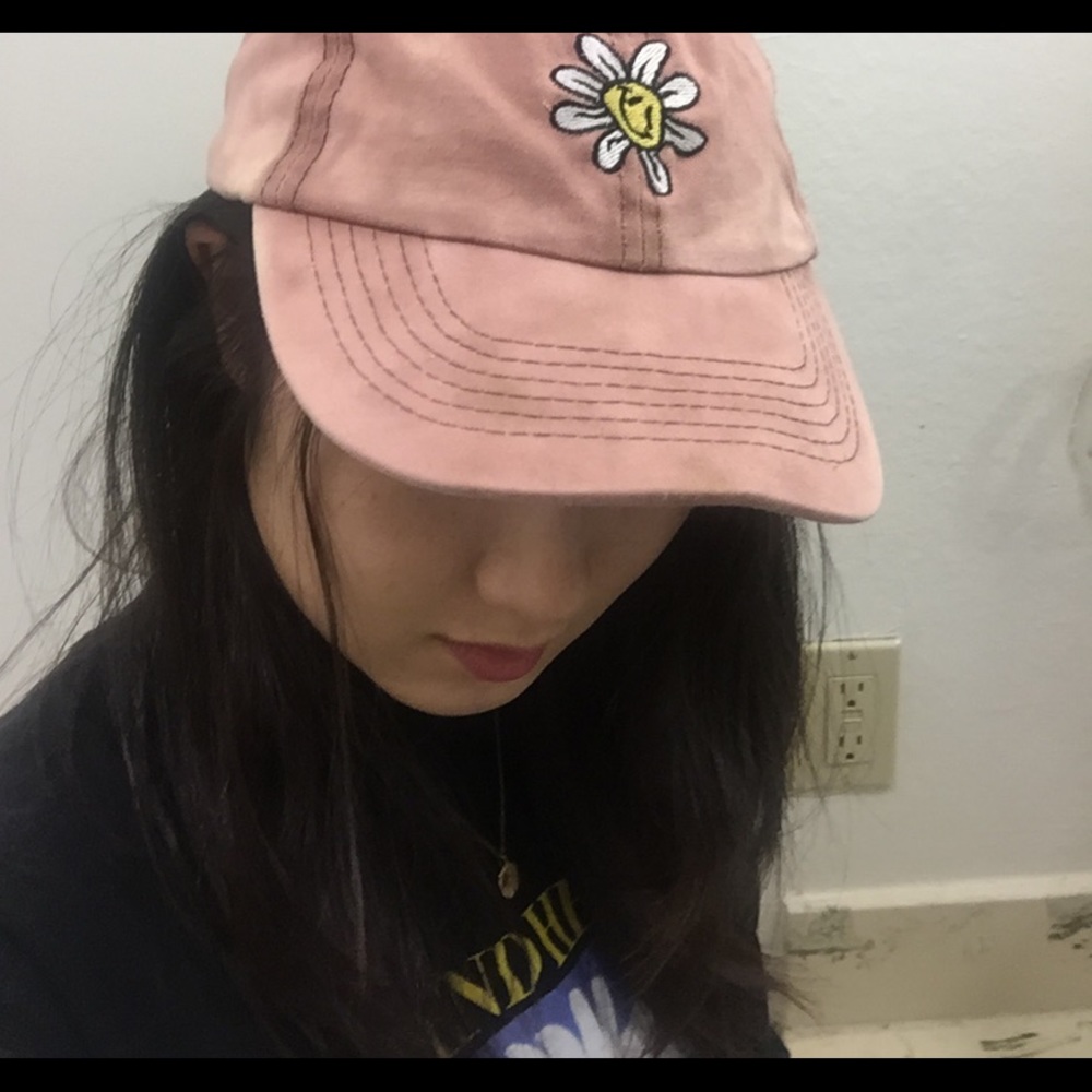 UNIF daisy cap 🌼