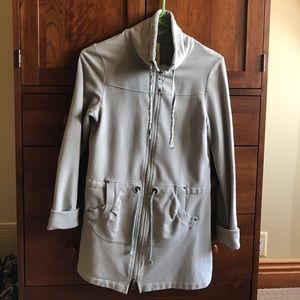 This jacket is 95% cotton and 5% elastase.