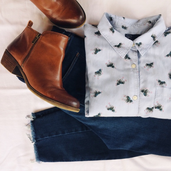 GAP Tops - Boyfriend "Cactus Flower" Button-down