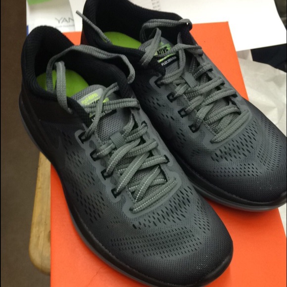 Nike Flex 2016 Run Shield - Picture 2 of 3