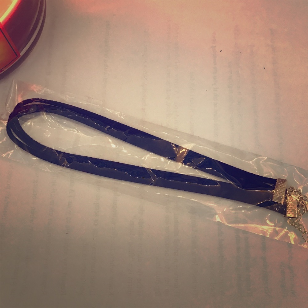 Three strand choker
