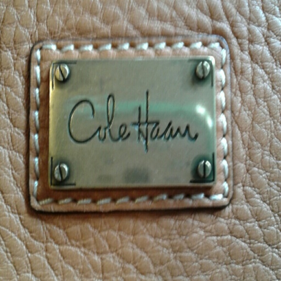 Handbag - Picture 2 of 3