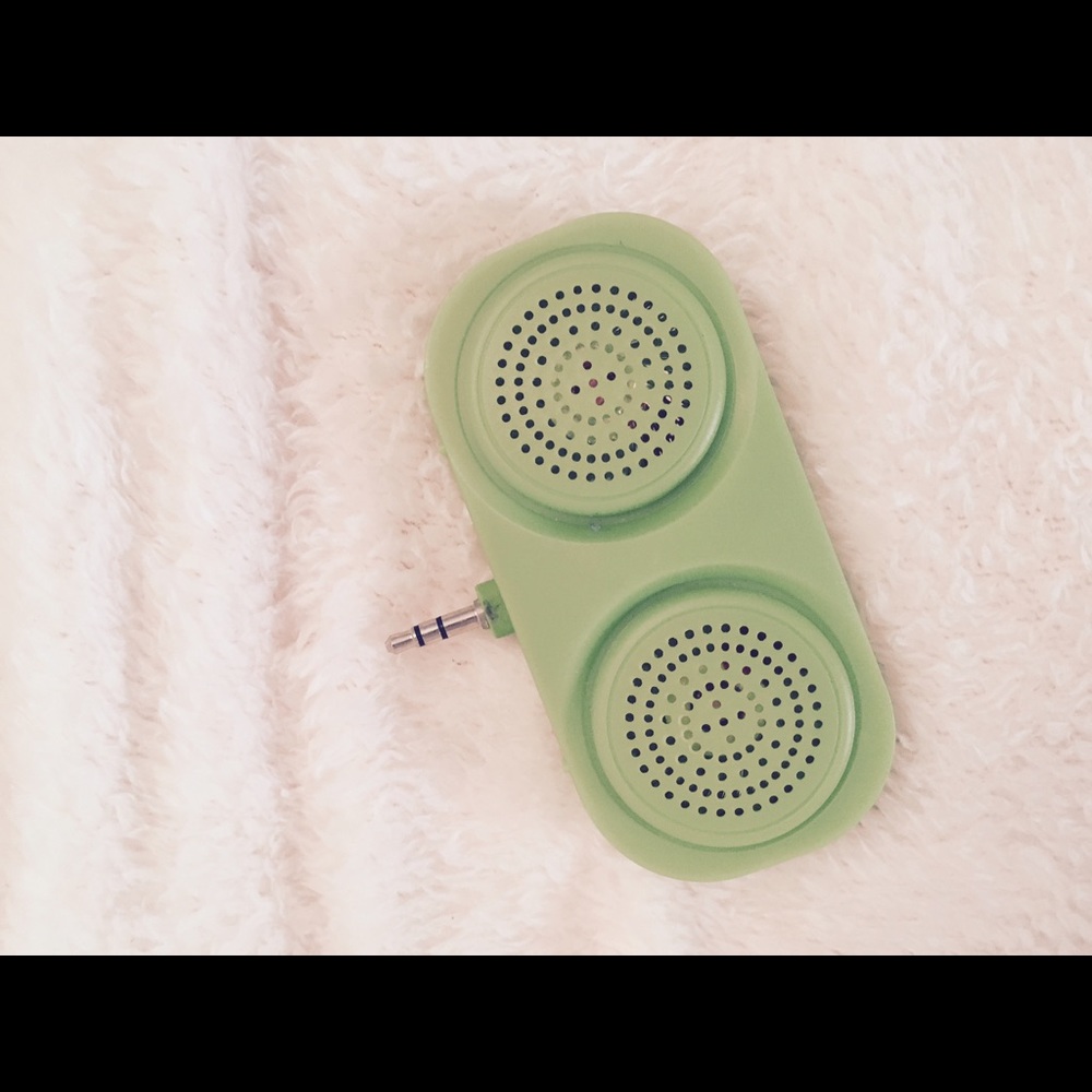 Phone speaker