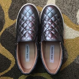 Steve Madden gray/silver slip ons