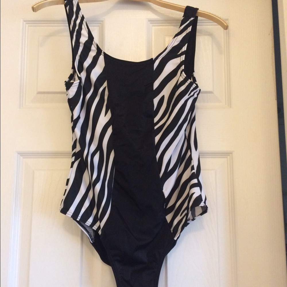 Beautiful RePosh Bathing Suit