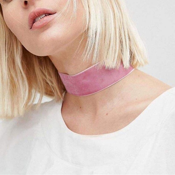 Thick Velvet Choker - Picture 4 of 4