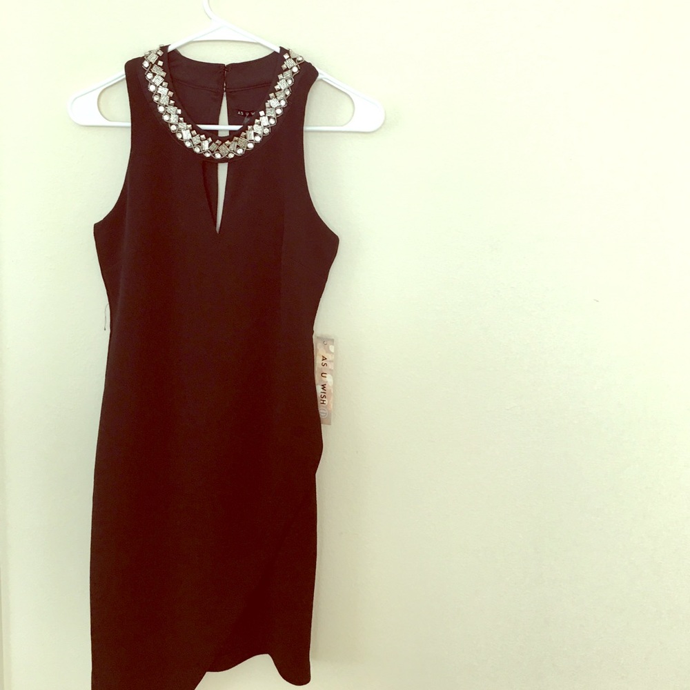 👗NWT Studded neckline black dress