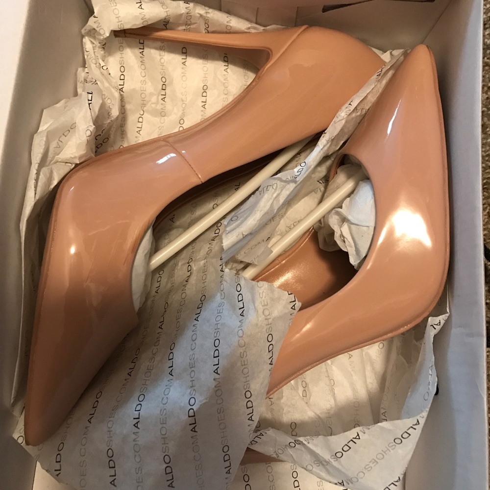 Nude Aldo Heels size 8 like new