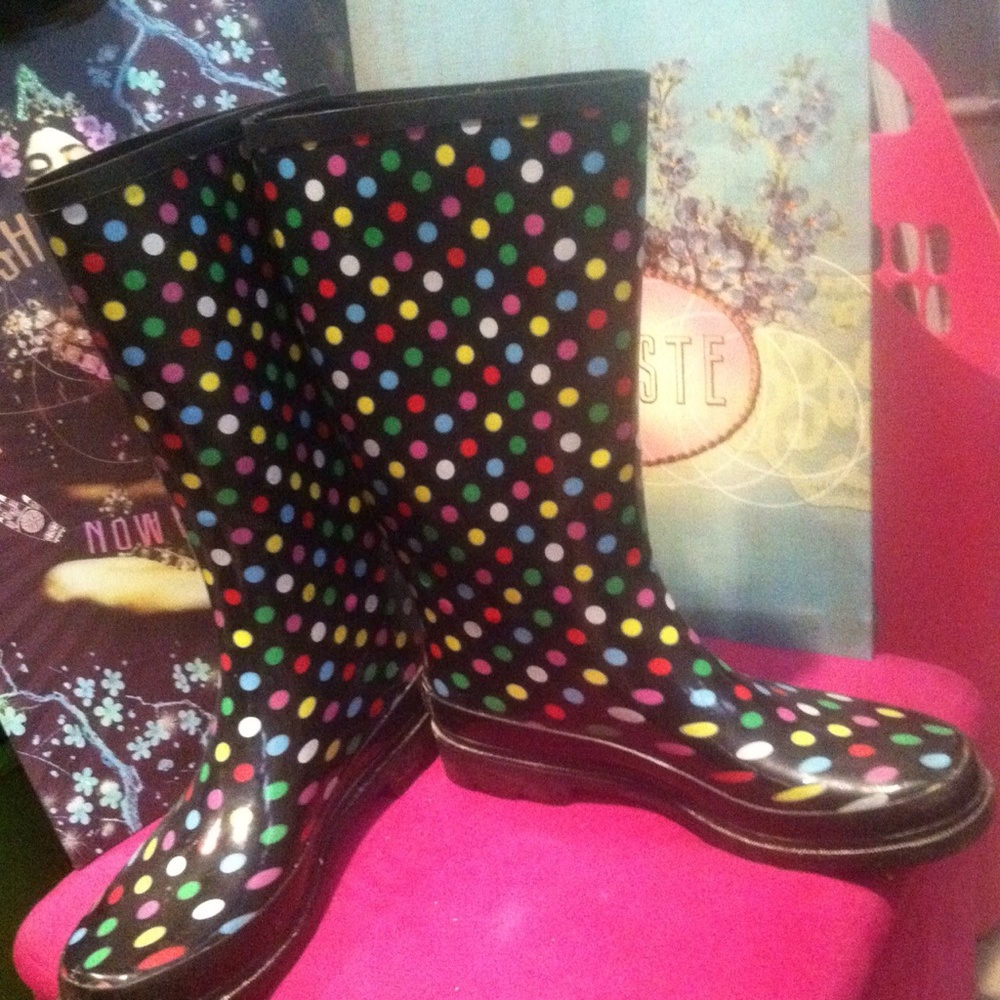 Fun rainboots. Polka dots . Size 9. Rampage brand