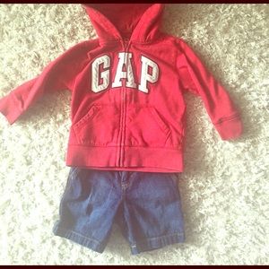 Gap zip front sweatshirt and jean shorts.