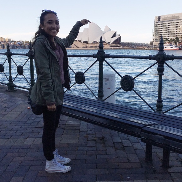 Meet your Posher, Sierra - Picture 3 of 4