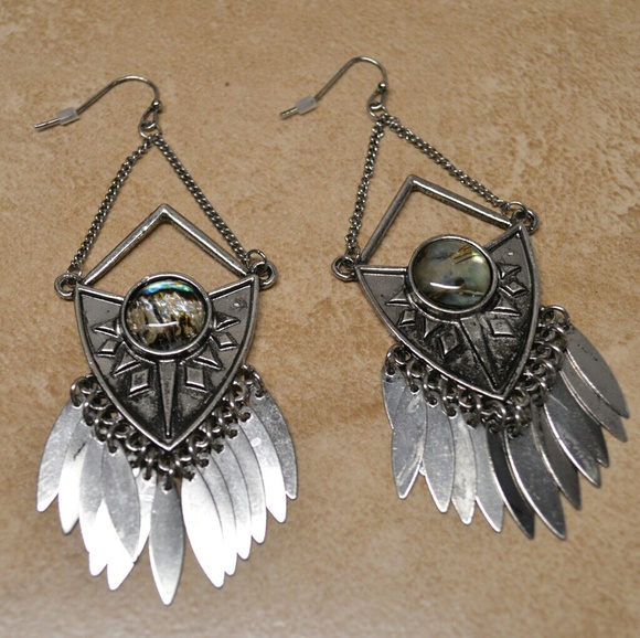 Stunning Brand New Silver Native Feather Earrings - Picture 3 of 8