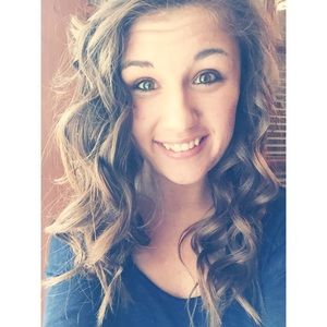 Meet your Posher, Lauren