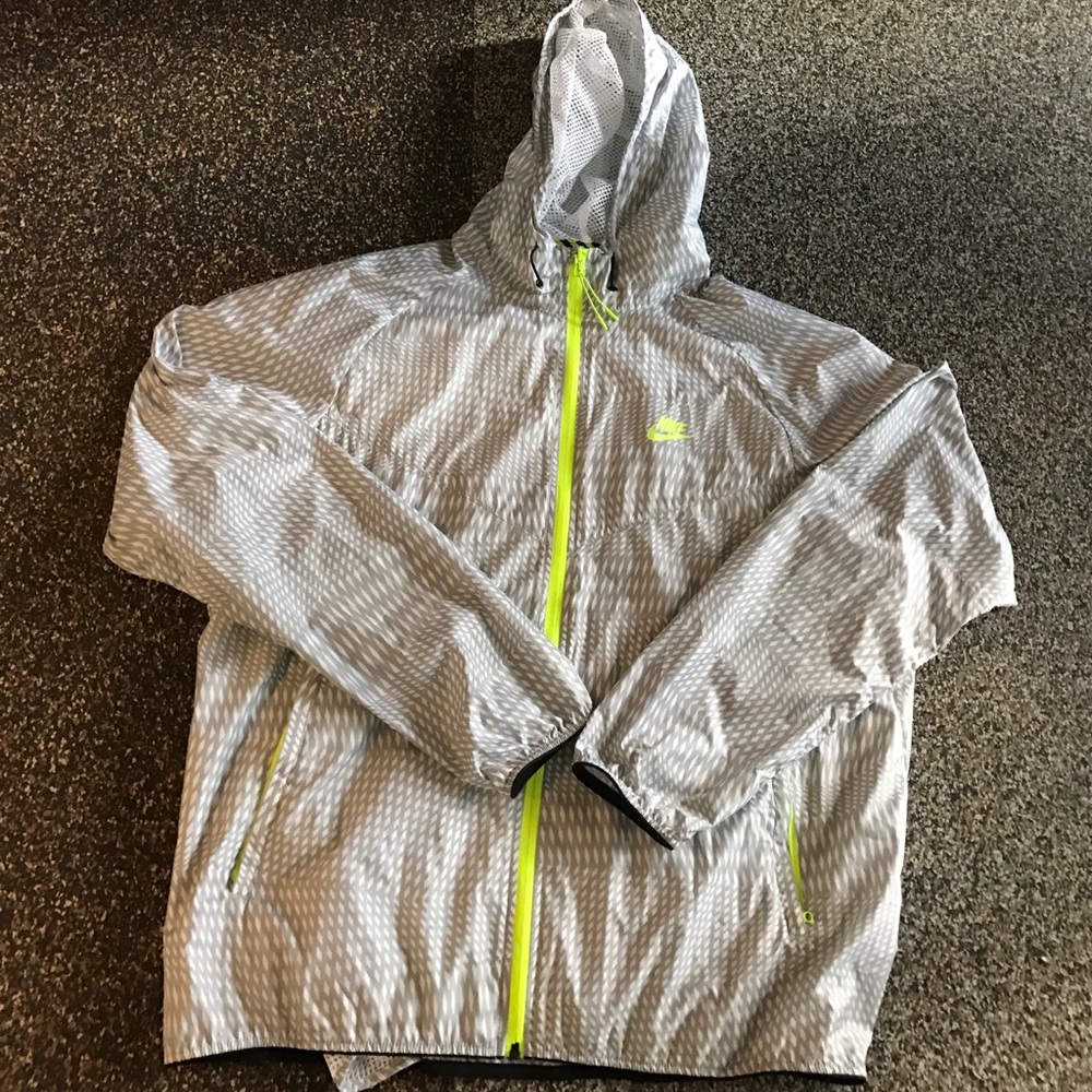 Nike Fly Windrunner Packable Volt/White Jacket