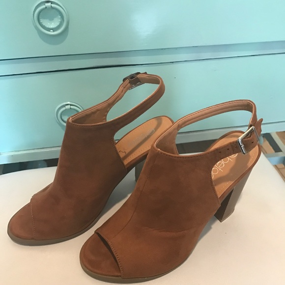 Jillian Everywhere Bootie ☃️ Clearance Sale - Picture 3 of 8