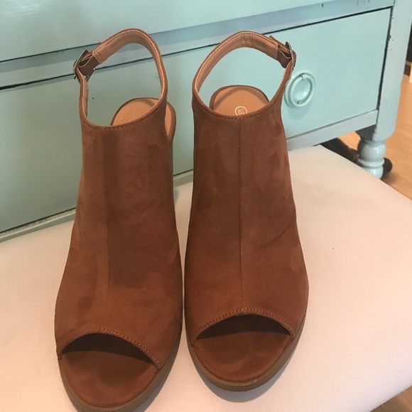 Jillian Everywhere Bootie ☃️ Clearance Sale - Picture 4 of 8