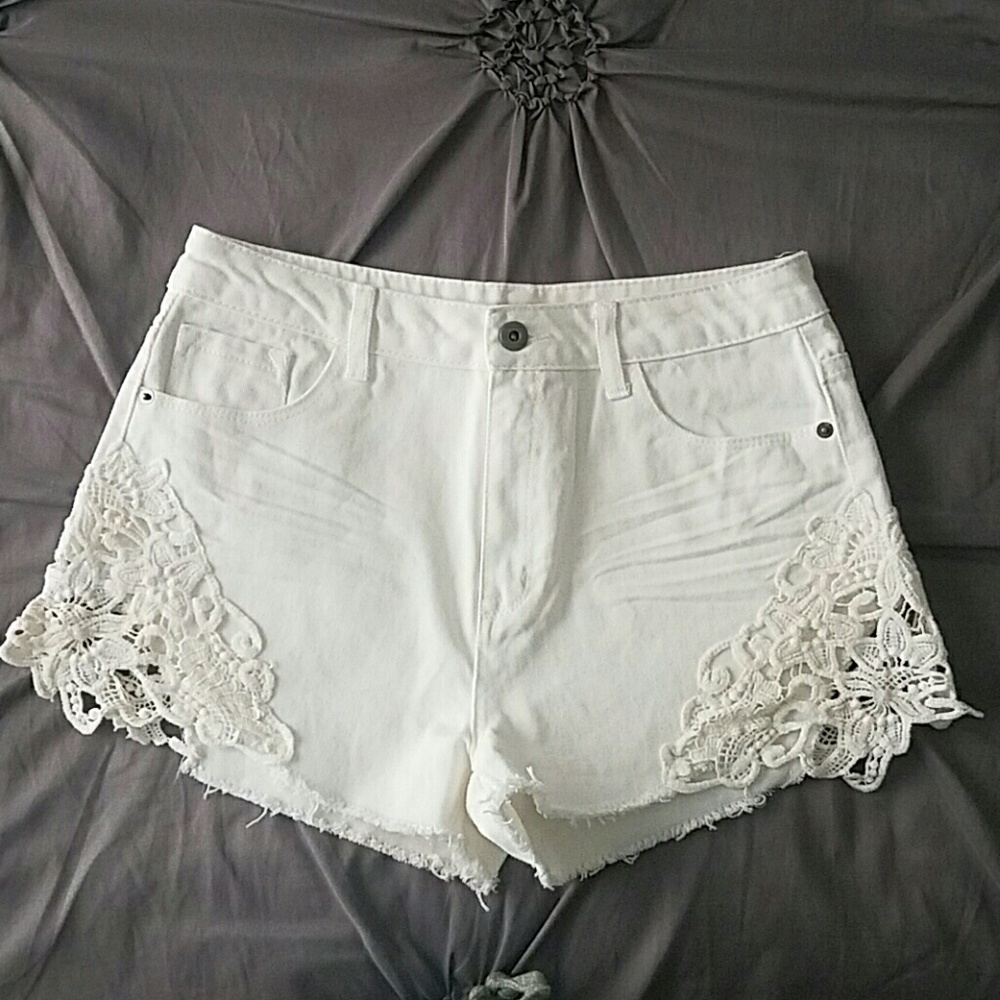 Adorable ivory crochet-hem denim shorts