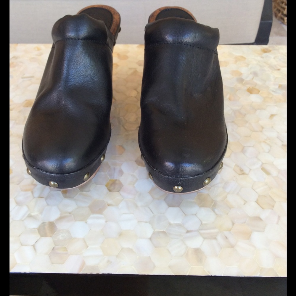 Black slip on