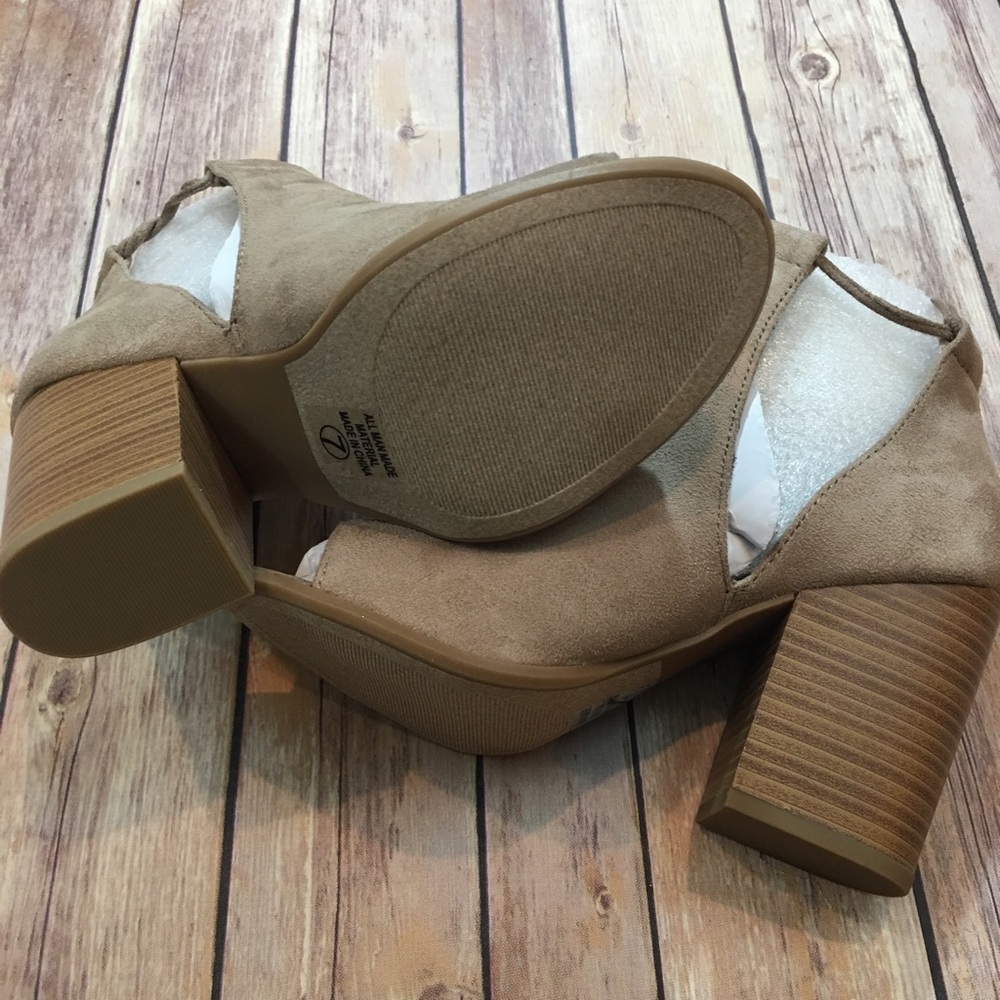 Taupe Side Cut Lace Up Booties - Picture 6 of 6