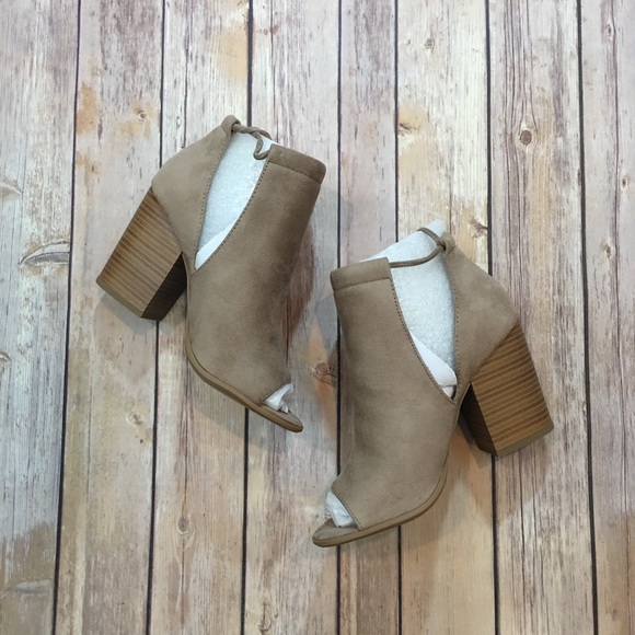 Taupe Side Cut Lace Up Booties - Picture 5 of 6