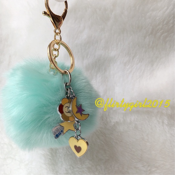 2 Left!!! ✨HP 4/28✨ Pooooof Pom Pom Keychain - Picture 4 of 5