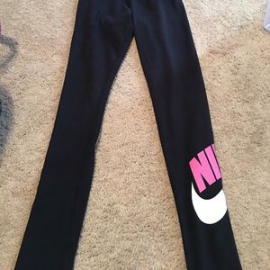 Black Nike work out leggings