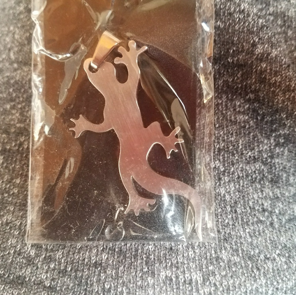 Lizard/gecko necklace