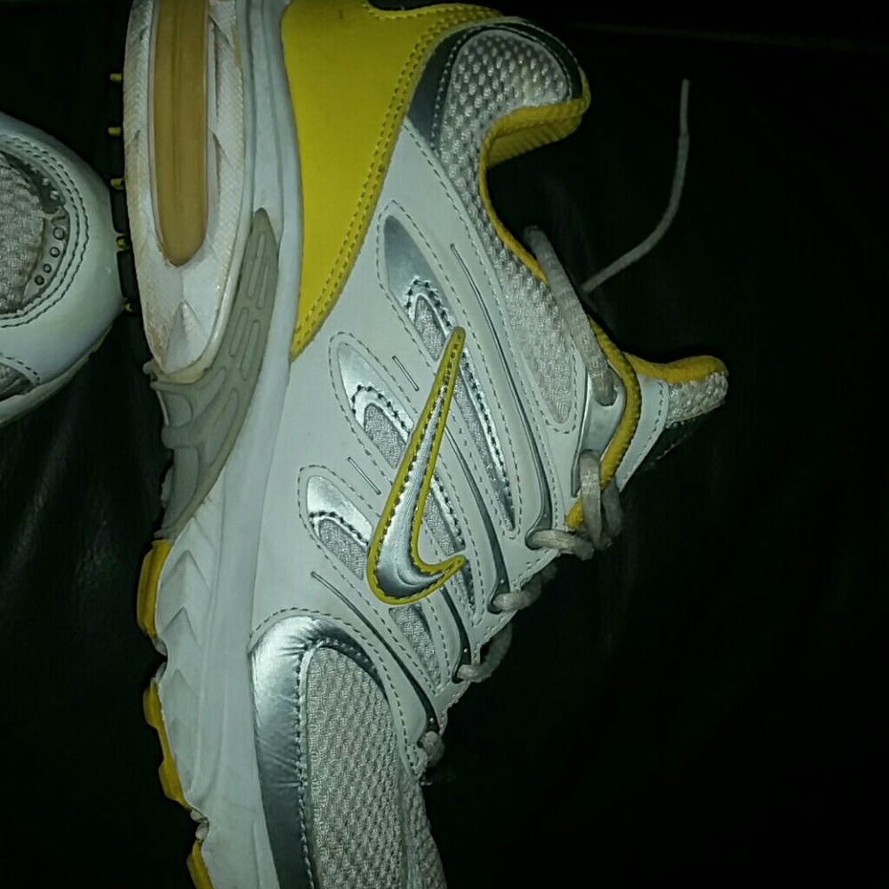 Womens Nike size 10 White, silver and yellow