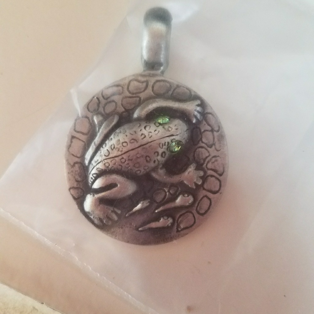 Frog pendant