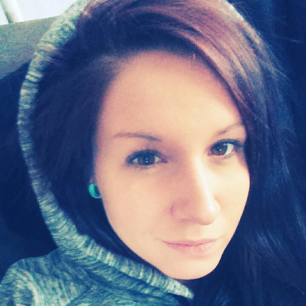 Meet your Posher, Kayla
