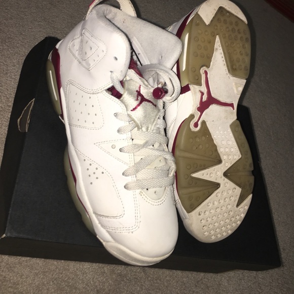 Air Jordan Retro 6s Maroons