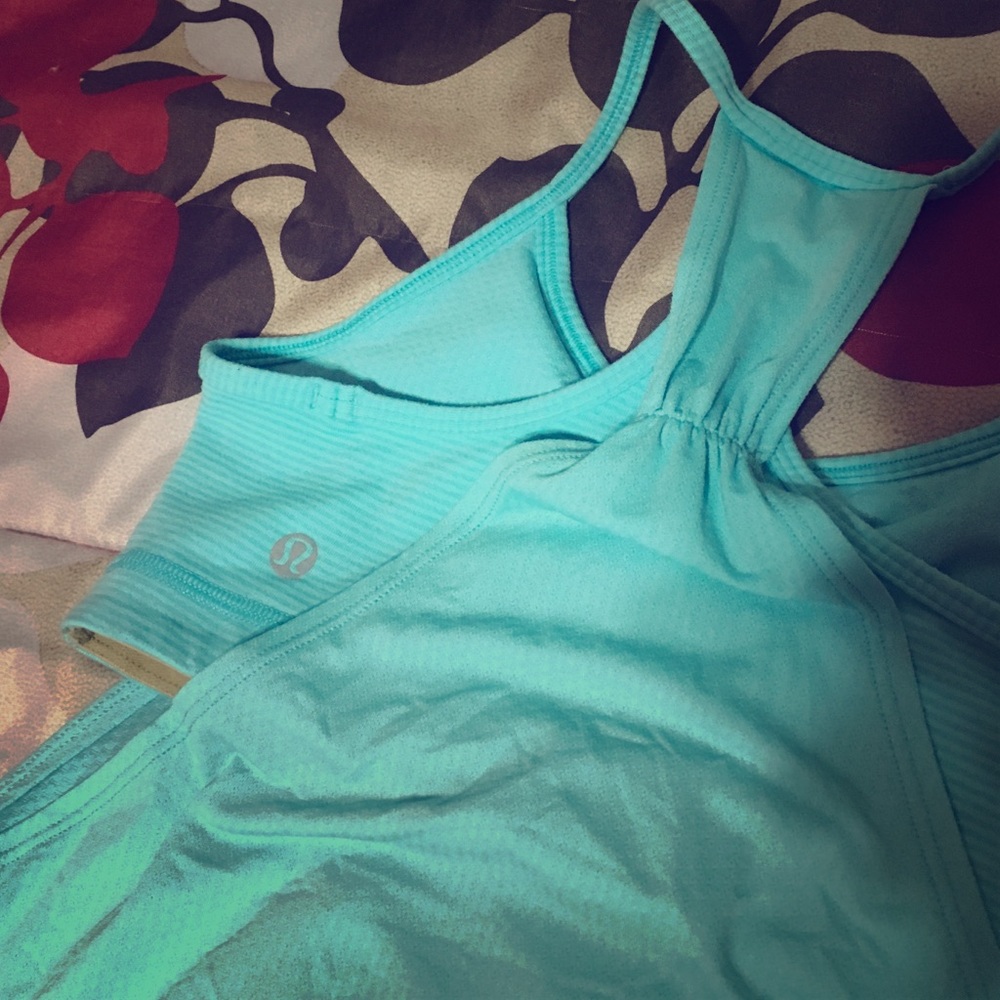 Lululemon workout top!