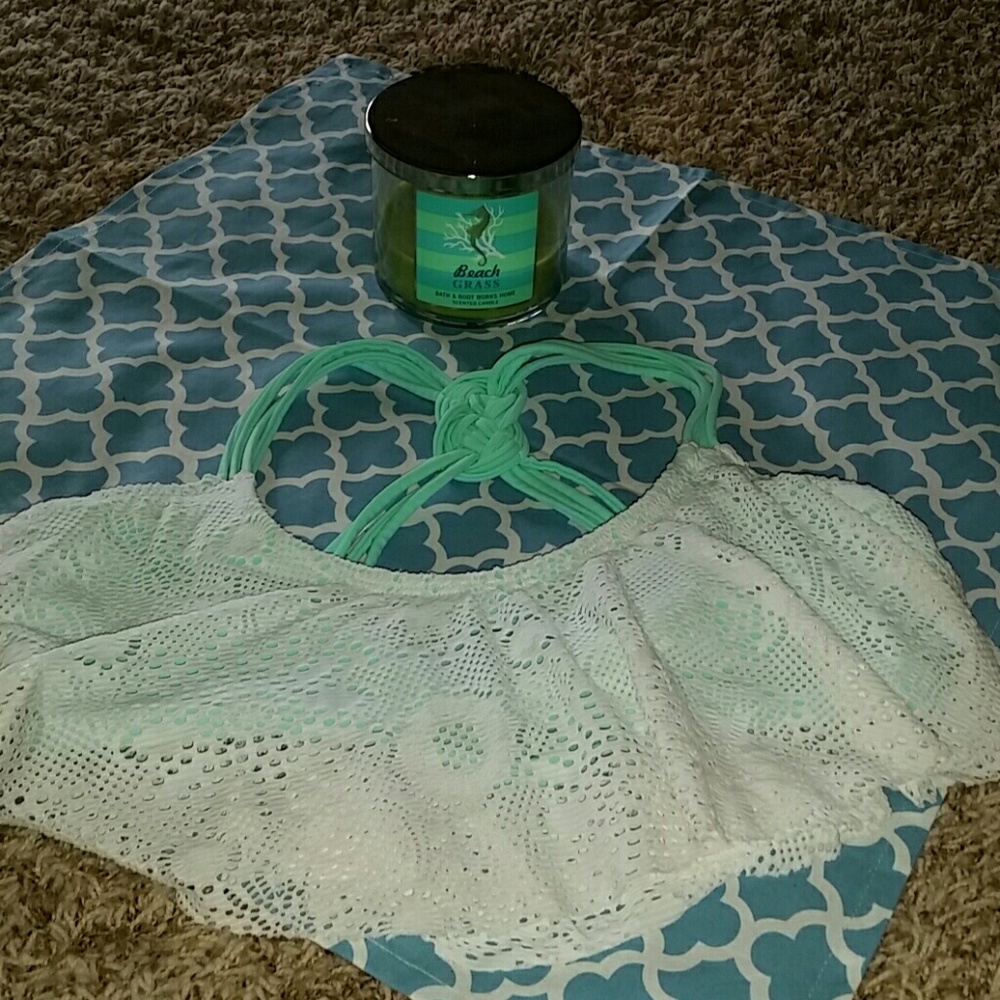 Rue 21 Razorback swim top, euc
