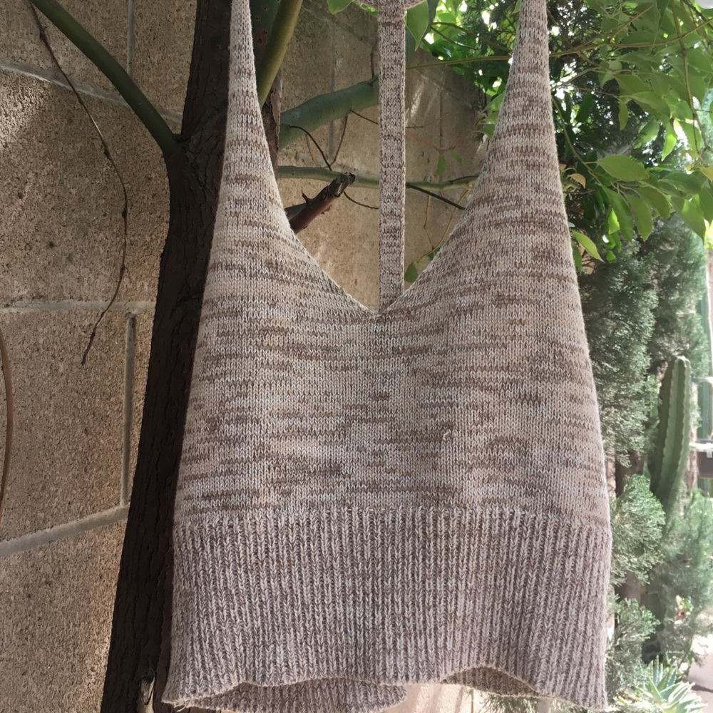 On trend knit crop top