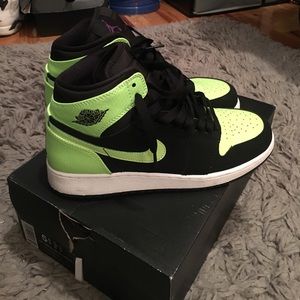 Jordan "Green Glow" 1s
