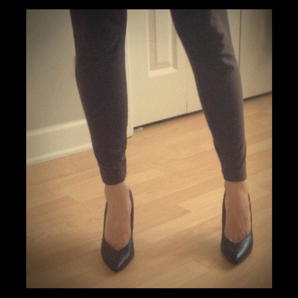 Banana Republic Madison 12 hour pumps