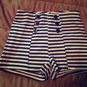 High wasted stretchy pinstripe shorts