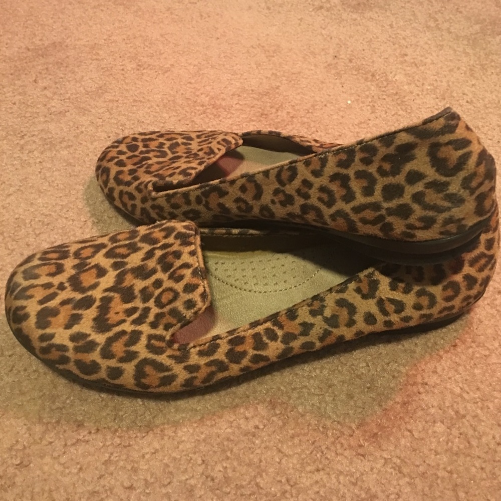 Cheetah print flats size 8.5
