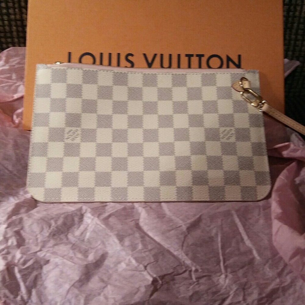 Louis Vuitton azur neverfull pouch MM/GM