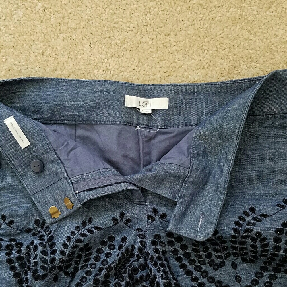 Shorts - Picture 2 of 3